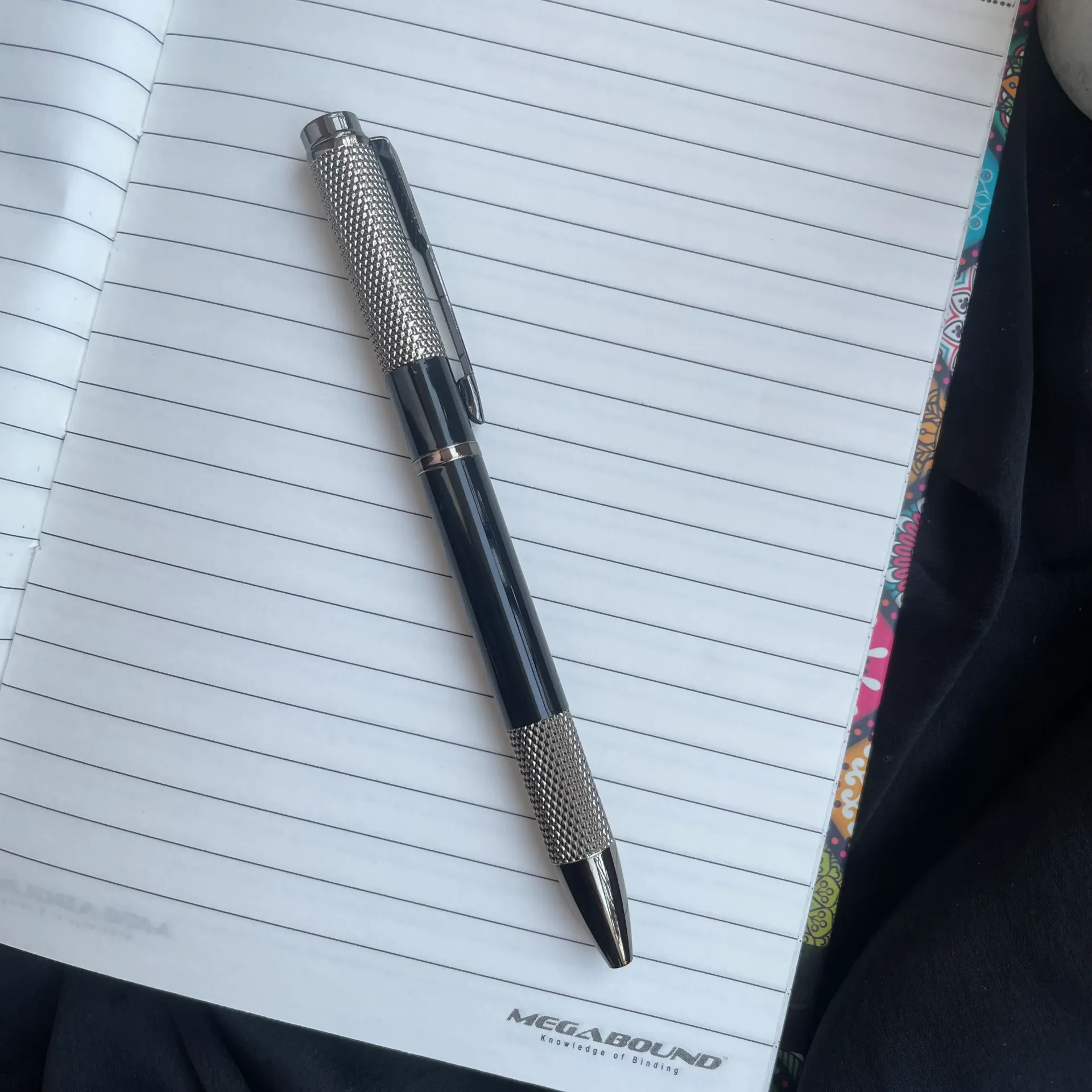 Black Silver Twist Pen